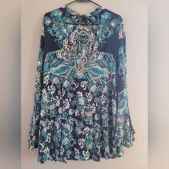 ✨️ FREE PEOPLE ✨️ | Lady Luck 🍀 Tunic | Long Bell Sleeves | Small | EUC - Picture 3 of 7